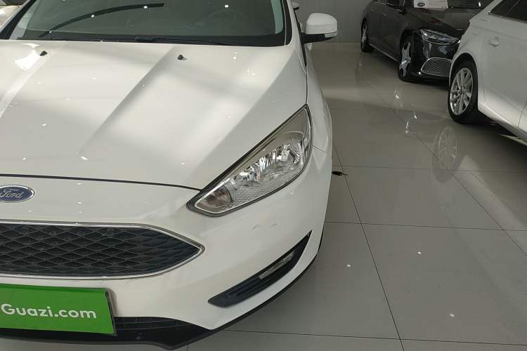 Used Ford Focus 2018 Hatchback Classic 1.6L Automatic Trendy SmartDrive Edition
