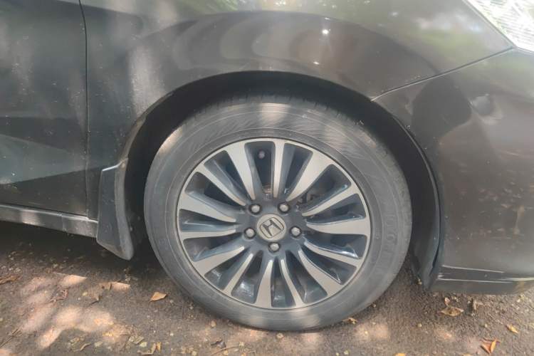 Used Honda Crider 2013 1.8L automatic luxury edition
