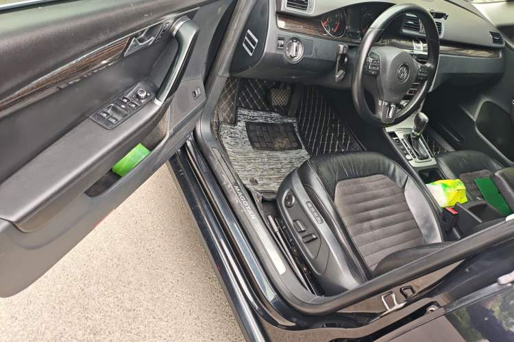 Used Volkswagen Magotan 2012 Facelift 2.0 TSI Prestige Model