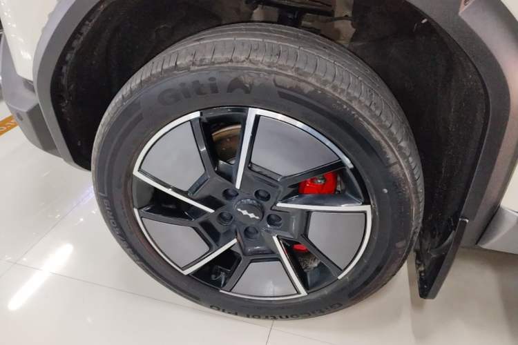 Used Formula Leopard Titanium 3 2025 501KM All-Wheel Drive Intelligent Driving Ultra Version