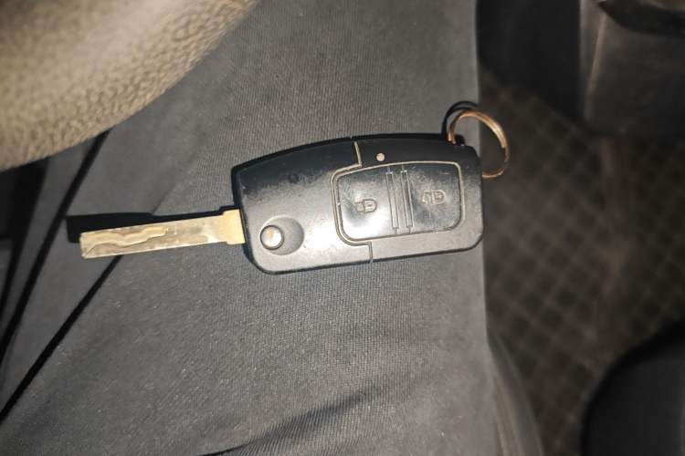 Used JMC Fushun 2022 2.0T Manual Multi-Function Passenger Vehicle Short Wheelbase Mid-Height Roof 6-Seater Vehicle Key