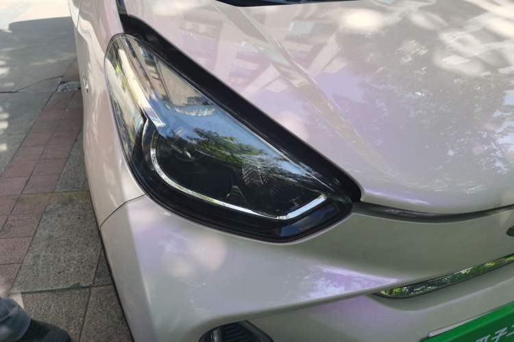 Used Chery Little Ant 2022 Sweet Pink Edition Full-Sugar Version 3-Cell Lithium 30kW 301km Right Front Headlight