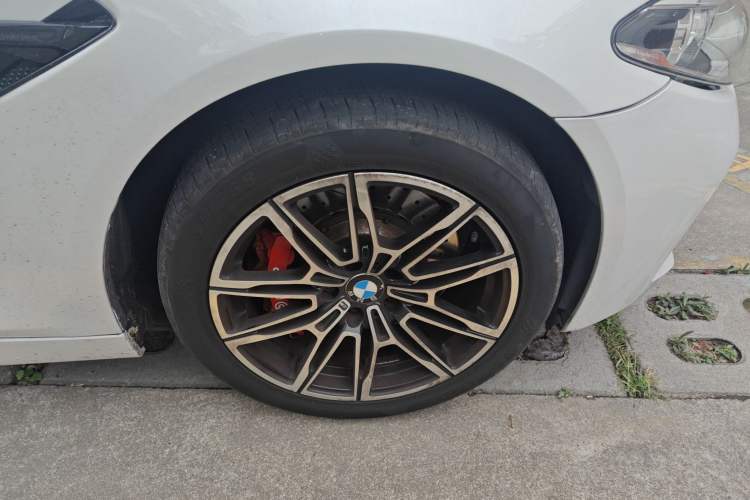 Used BMW 5 Series 2014 528Li Leading Model Exterior 7