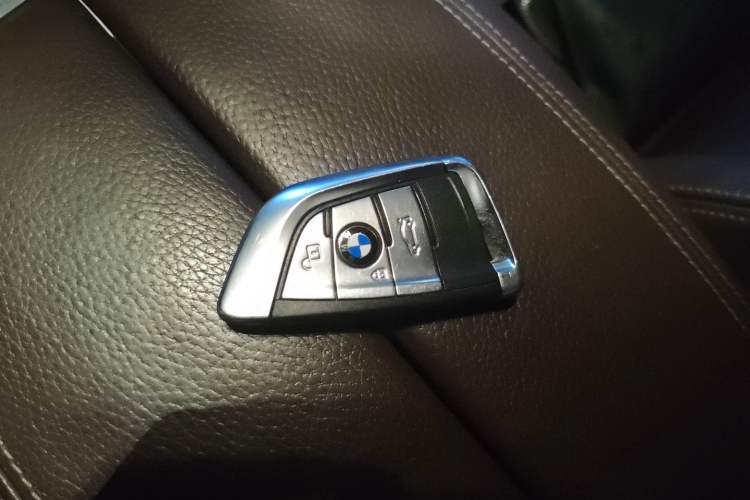 Used BMW X5 2017 xDrive28i
