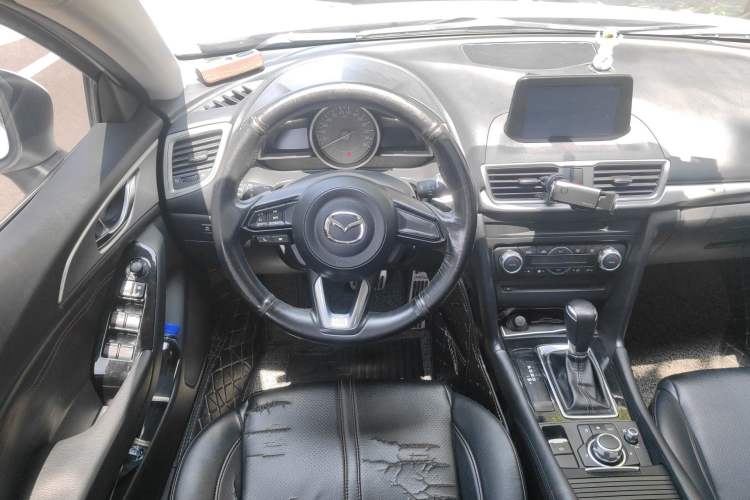 Used Mazda 3 Axela 2017 Sedan 1.5L Automatic Luxury Model Emission Standard China V