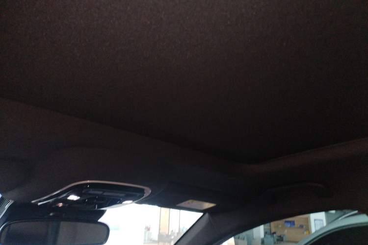 Used Fengyun T8 2025 1.5T 130km Deluxe Version 5 Seats Headliner