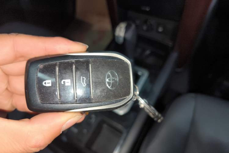 Used Toyota Prado 2014 4.0L Automatic TX-L
