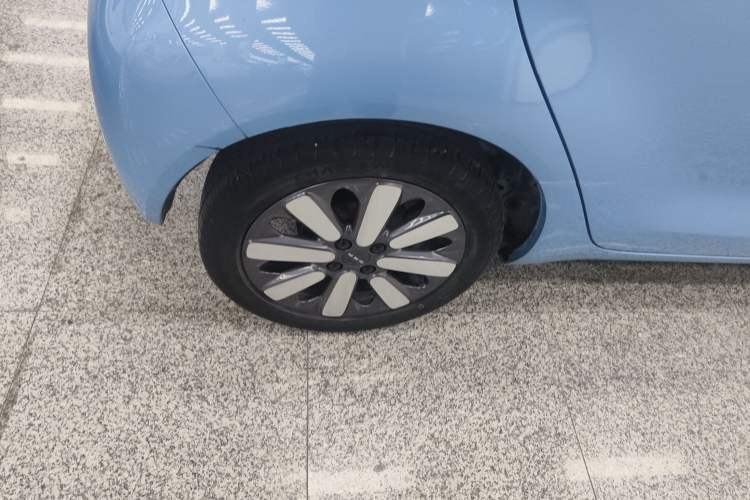 Used ORA Black Cat 2021 351 km Standard Version Right Rear Wheel Hub