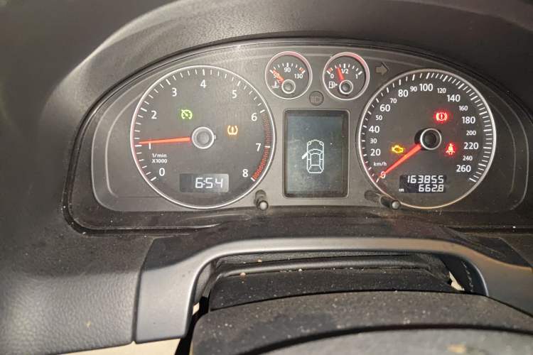 Used Volkswagen Passat 2011 2.0L Manual Luxury Version
