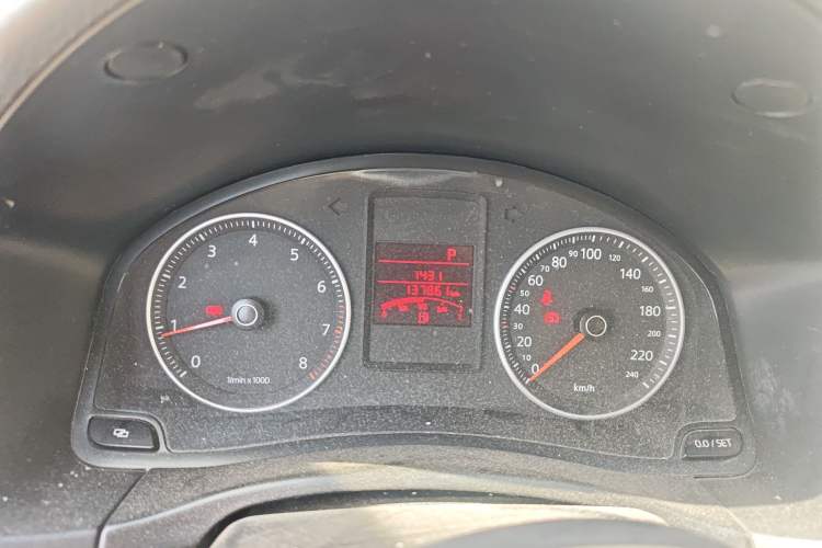 Used Volkswagen Bora 2012 1.6L Automatic Fashion Edition Instrument Cluster