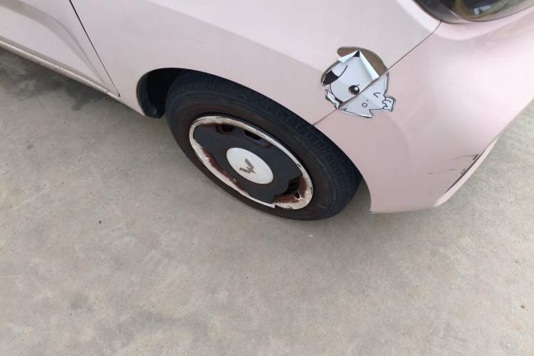 Used Wuling Hongguang MINIEV 2021 Macaron Fashion Model Lithium Iron Phosphate Right Front Wheel Hub