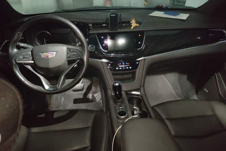 Used Cadillac XT6 2022 2.0T Six-Seater Two-Wheel-Drive Luxury Version
