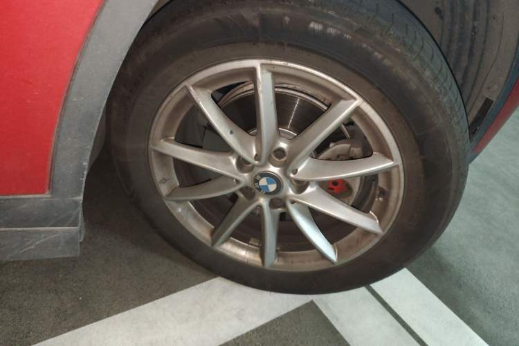 Used BMW X1 2016 sDrive18Li Fashion Model Right Front Wheel Hub