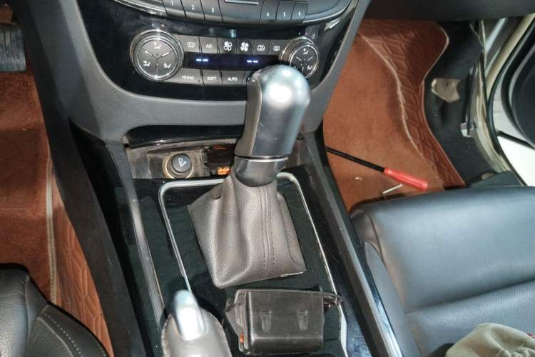 Used Peugeot 508 2013 2.0L 2nd Anniversary Edition Automatic Smart Enjoyment Version Gear Lever