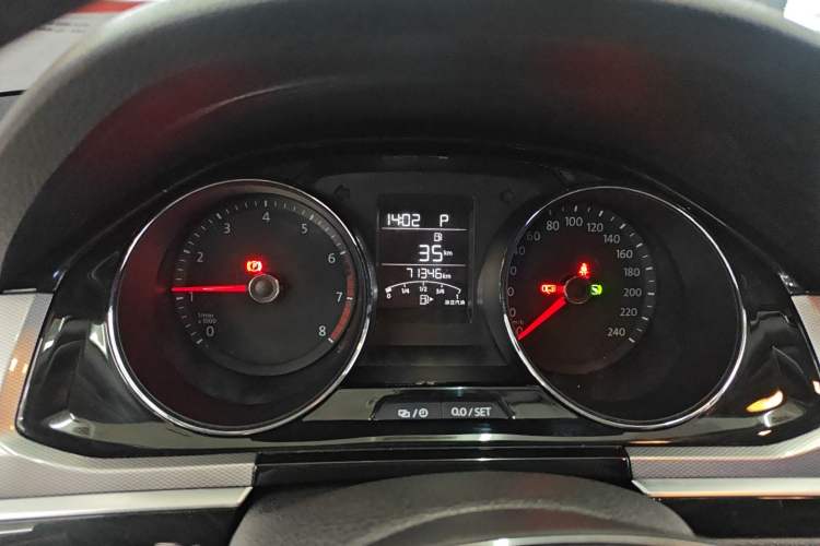 Used Volkswagen Bora 2017 1.6L Automatic Comfort Model Instrument Cluster