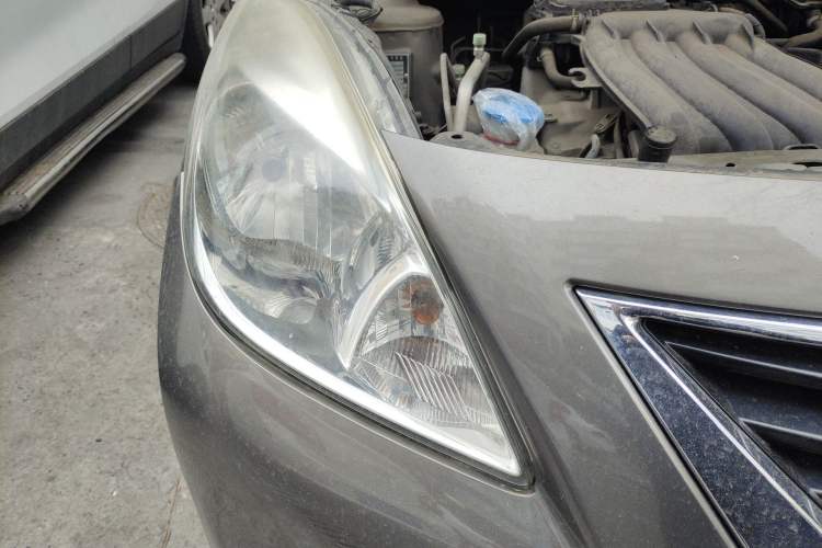 Used Nissan Sunny 2011 1.5XE CVT Comfort Edition Right Front Headlight