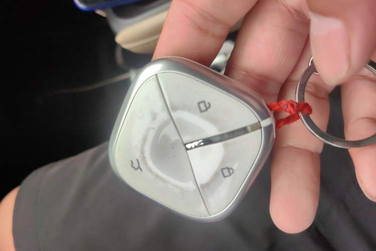 Used Wuling Bingo PLUS 2024 330 km Range Five-Seater Version Vehicle Key