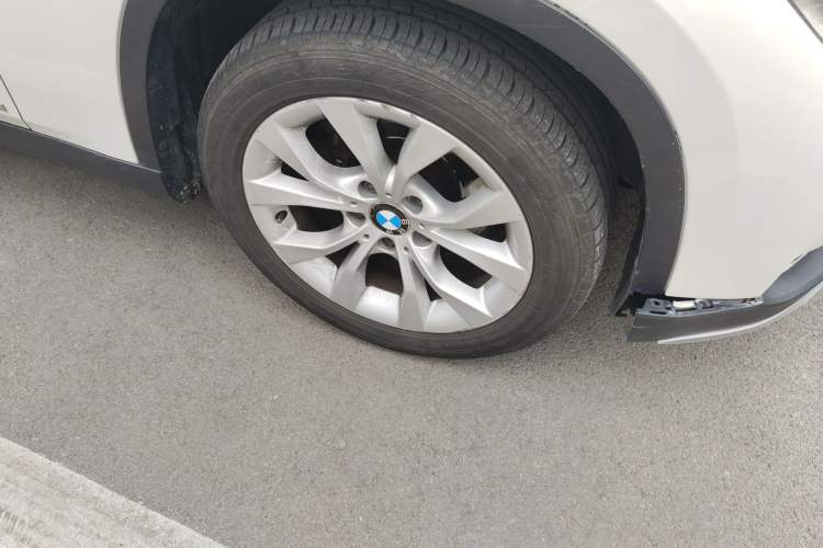Used BMW X1 2014 sDrive18i Fashion Model Right Front Wheel Hub