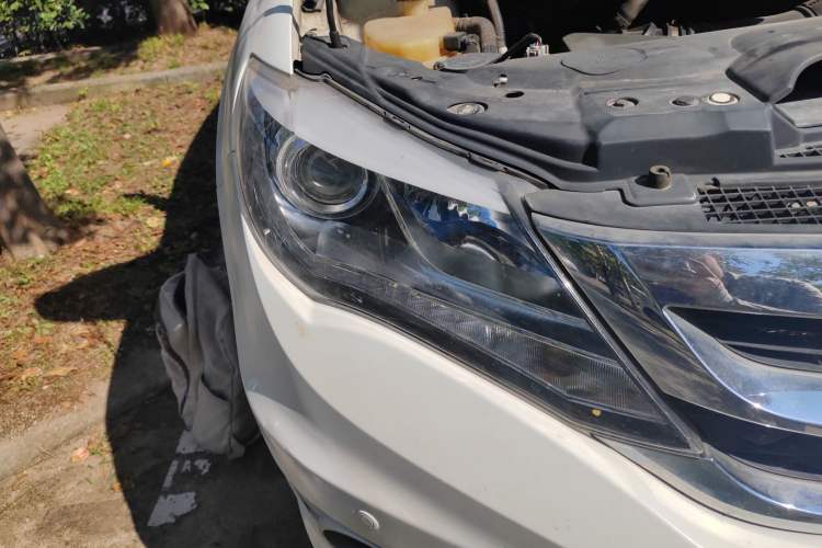 Used BYD S7 2016 2.0T Automatic Prestige Plus Right Front Headlight