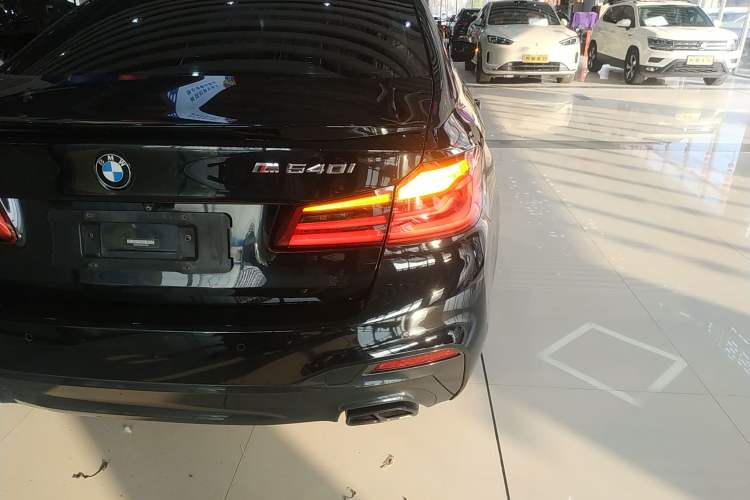 Used BMW 5 Series 2019 530Li Leading Model M Sport Package