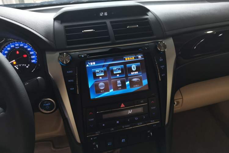 Used Toyota Camry 2015 Dual-Engine 2.5 HG Luxury Navigation Edition
