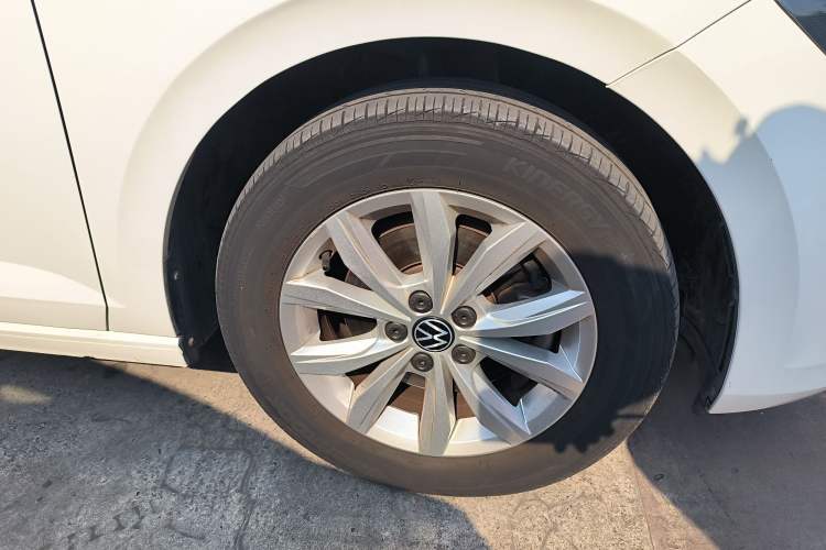 Used Volkswagen Polo 2021 Plus 1.5L Automatic Colorful Tech Edition Right Front Wheel Hub