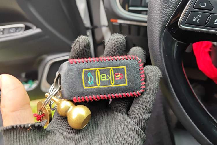 Used Mitsubishi Outlander 2019 2.4L 4x4 Zhi Xiang Edition 7 Seats China VI Standard Vehicle Key