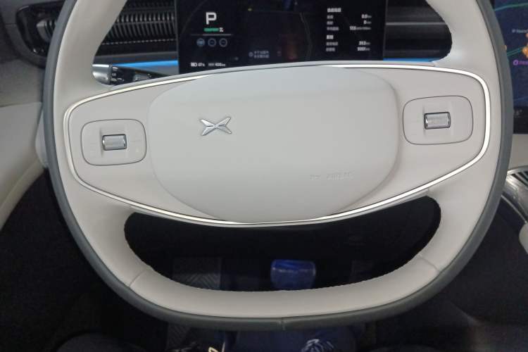 Used XPeng X9 2025 740 Ultra-Long Range Max Steering Wheel