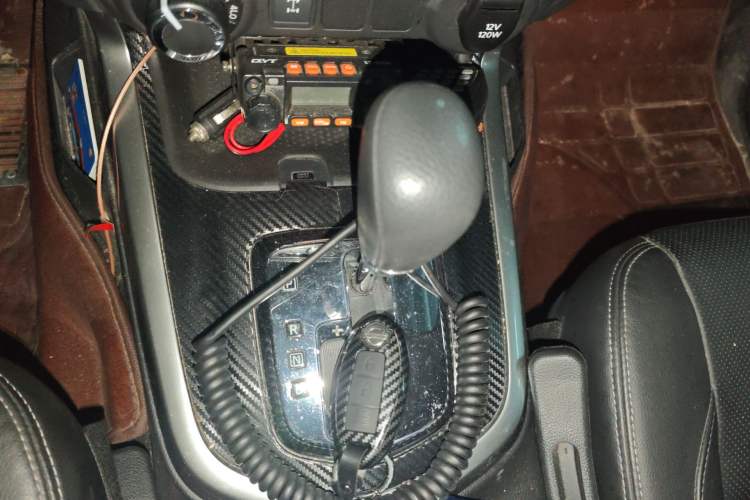 Used Nissan Terra 2018 2.5L Automatic 4x4 Luxury Edition Gear Lever