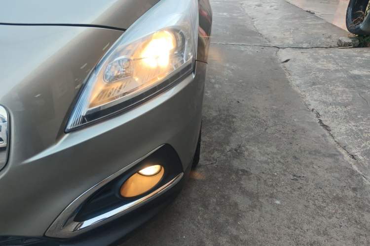 Used Peugeot 3008 2015 2.0L Automatic Classic Edition