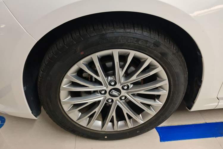 Used Bestune B70 2025 Dragon Edition 1.5T Quality Enjoyment Model Left Front Wheel Hub