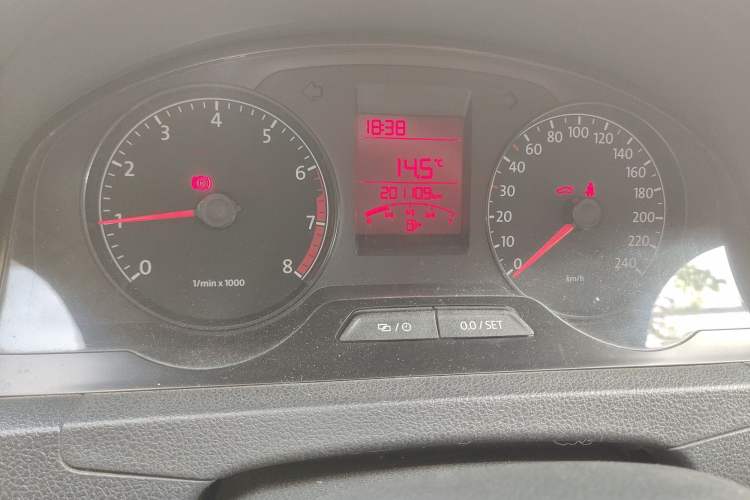 Used Volkswagen Santana 2013 1.6L Manual Comfort Edition Odometer Close Up