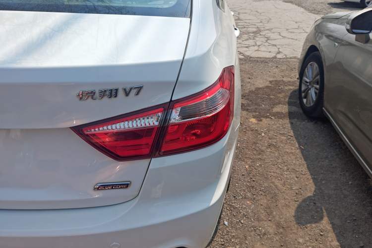 Used CHANGAN Alsvin V7 2016 1.6L Manual LeShang Model China V Standard
