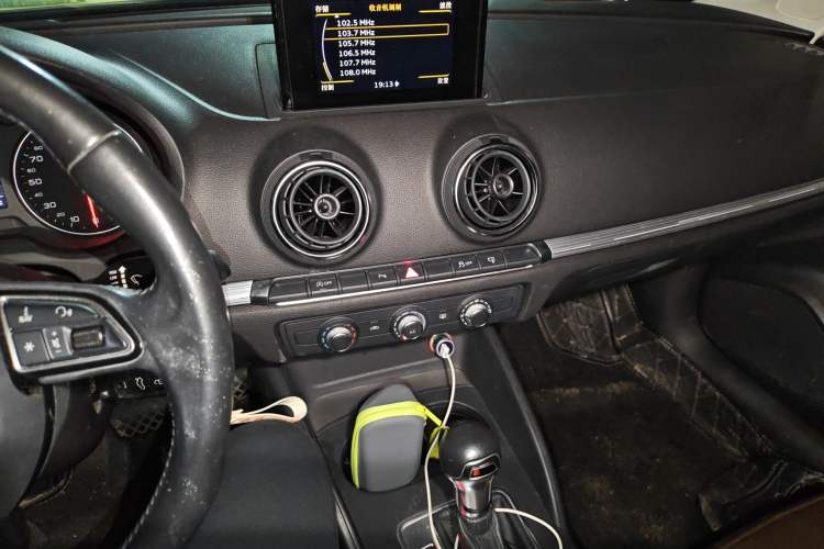 Used Audi A3 2017 Limousine 35 TFSI Fashion Model Audio And AC Panel