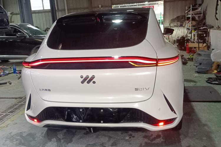 Used IM LS7 2023 90 kWh Elite Rear-Drive Version