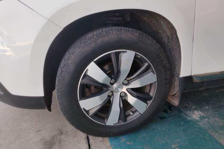 Used Peugeot 2008 2014 1.6L Automatic Navigation Edition Left Front Wheel Hub