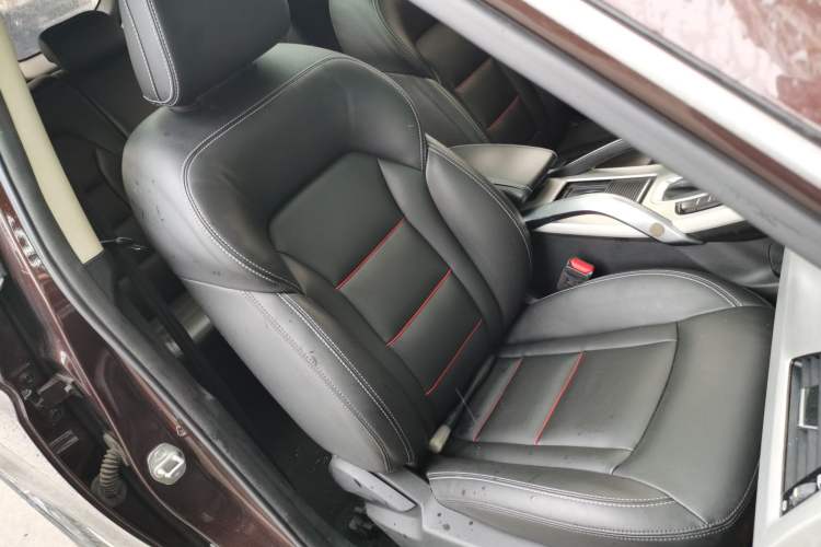 Used Geely Auto Emgrand X7 Sport 2018 1.8TD Automatic Two-Wheel Drive Zhiya Model