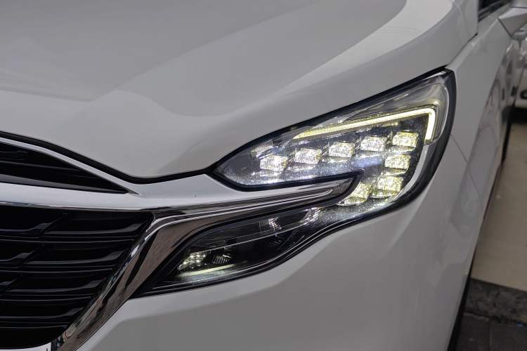 Used Buick GL8 2022 ES Landtrek 653T Comfort Edition