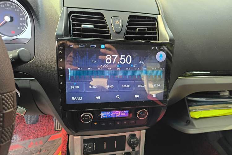 Used Geely Auto Classic Emgrand 2013 Sedan 1.8L Manual Elite Model
