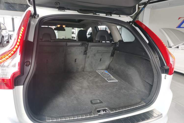 Used Volvo XC60 2017 T5 AWD Smart Upgrade Model