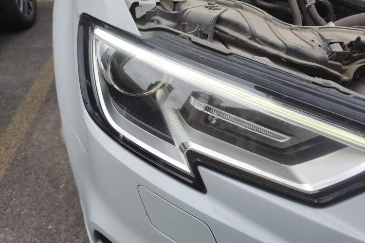 Used Audi A3 2017 Limousine 35 TFSI Ambition Edition Right Front Headlight