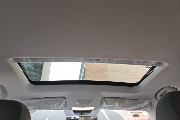 Used Roewe i5 2023 1.5L CVT Luxury Edition
