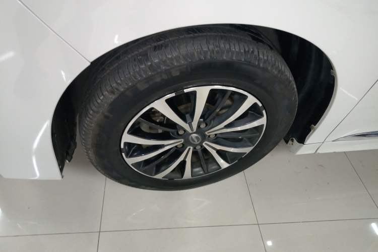 Used GAC Trumpchi M8 2023 Lingxiu Series 390T Deluxe Edition Left Front Wheel Hub