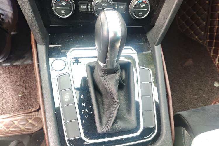 Used Volkswagen Magotan 2018 380TSI DSG Prestige Model Gear Lever