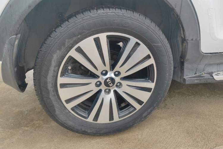 Used Kia Sportage R 2016 2.0L Automatic Two-Wheel Drive DLX Right Rear Wheel Hub