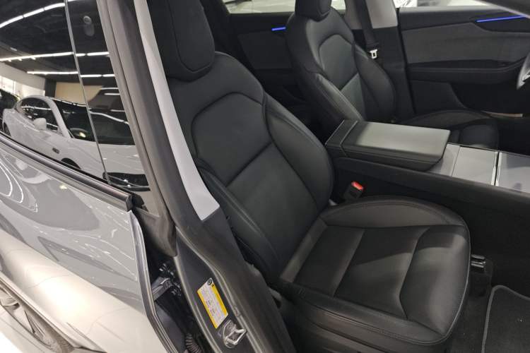 Used Tesla Model Y 2025 Rear-Wheel-Drive Version
