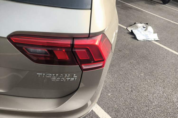 Used Volkswagen Tiguan L 2020 330TSI Automatic Two-Wheel Drive Smart Luxury Edition China VI Standard Right Rear Taillight