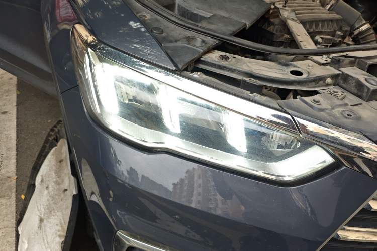 Used BYD Song Pro New Energy 2019 DM 1.5T Four-Wheel Drive Performance Edition Deluxe Model Right Front Headlight