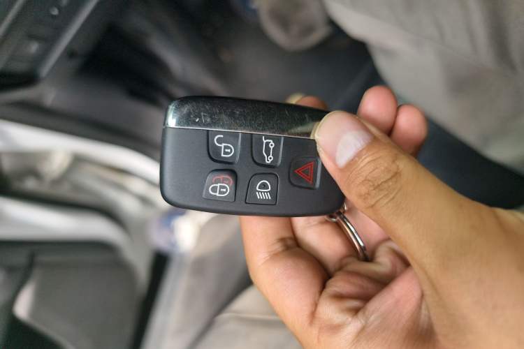 Used Land Rover Discovery Sport 2018 240 PS PURE Edition