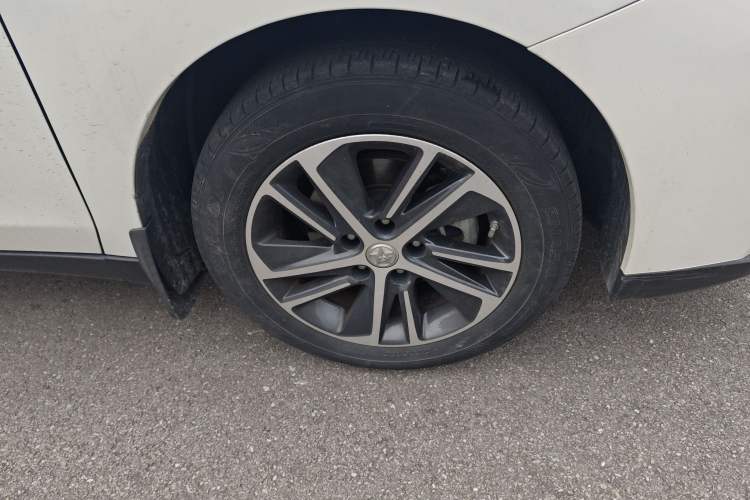 Used Venucia D60 2019 100 000 Honor 1.6L XL CVT Chenku Edition China VI Standard Right Front Wheel Hub